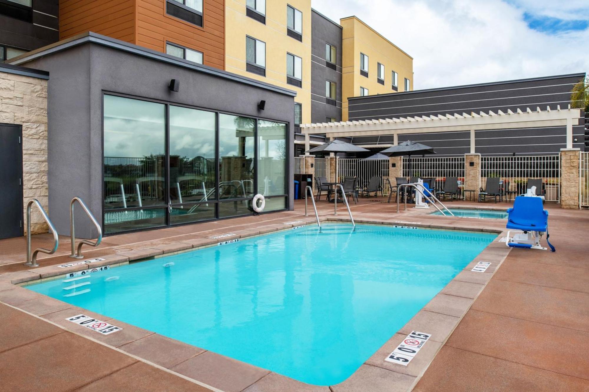 Fairfield Inn & Suites By Marriott Менифи Экстерьер фото